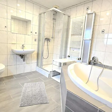 Monteurwohnung Mit Terrasse, 6 Zimmer, Voll Ausgestattet, Waesche Inklusive, Kostenfreier Parkplatz Und Wlan - Kp01 Appartement