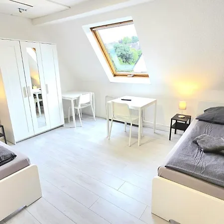 Monteurwohnung Mit Terrasse, 6 Zimmer, Voll Ausgestattet, Waesche Inklusive, Kostenfreier Parkplatz Und Wlan - Kp01 * Iserlohn