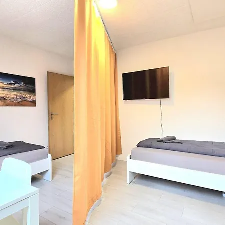Monteurwohnung Mit Terrasse, 6 Zimmer, Voll Ausgestattet, Waesche Inklusive, Kostenfreier Parkplatz Und Wlan - Kp01 Daire